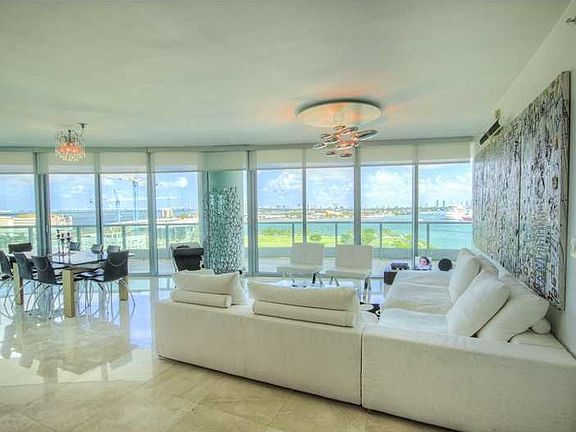 3rd image of 900 Biscayne Blvd APT 4106