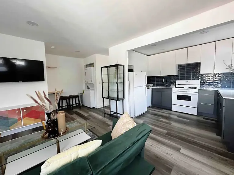 1192 Innes Ave — Photo 10
