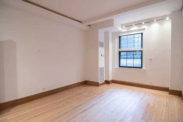 Rented by WAM Partners - William Moses Co. | media 12