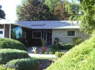 2906 S 37th Ave, Yakima, WA 98903