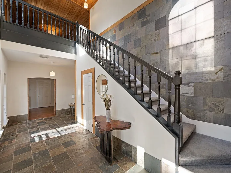 158 Uriah Dr — Photo 4