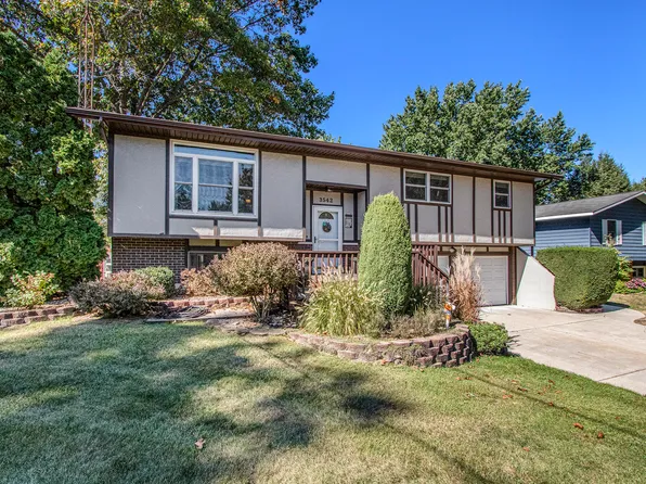 3542 Royal Crest Dr, Saint Joseph, MI 49085