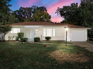 60 Country Life Dr, O'Fallon, MO 63366