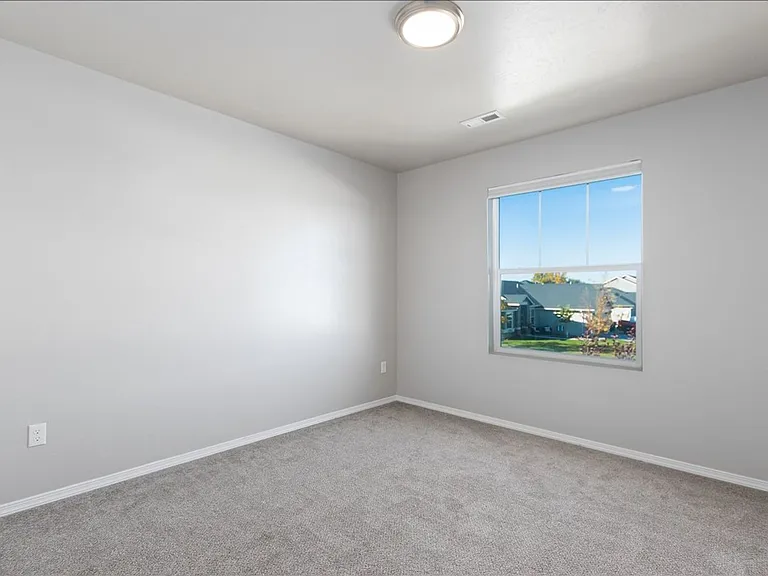 2044 Kodiak St — Photo 36
