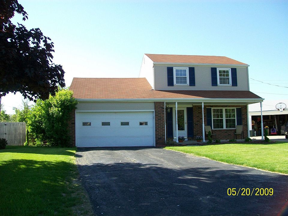 Well Maintained w/ a Pool!