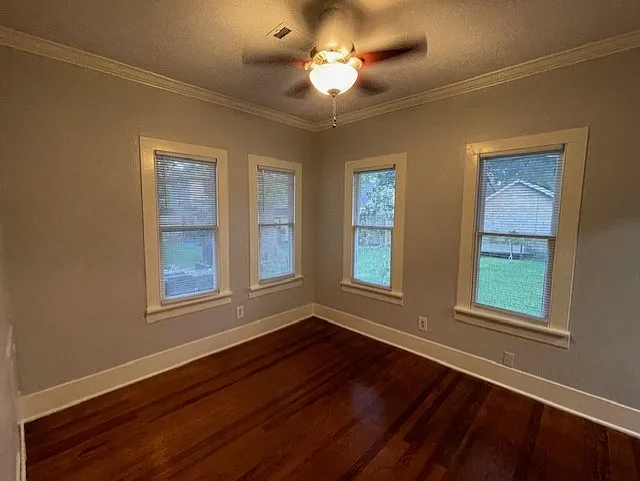 1012 Peddie St — Photo 16