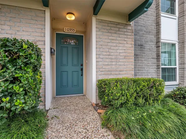 10355 Longmont Dr, Houston, TX 77042