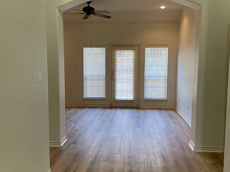 6214 Ashton Ct — Photo 8