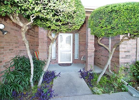 2nd image of 505 Larkspur Ct
