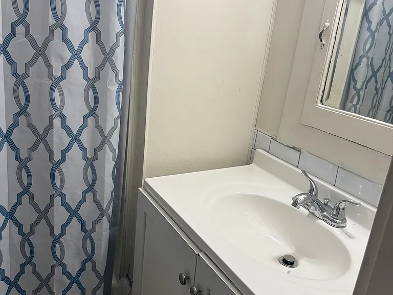 610 N Buxton St #1 — Photo 10