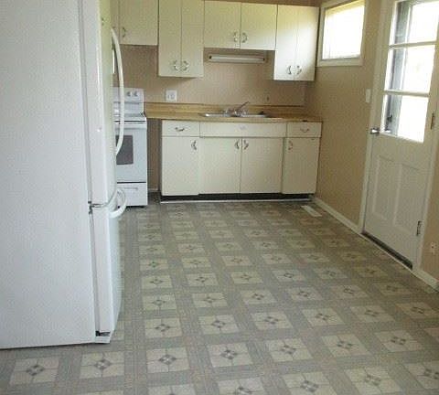 3rd image of 1425 W 11th St