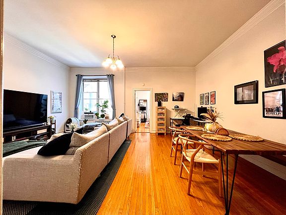 2nd image of 25 W 75th St APT 2B