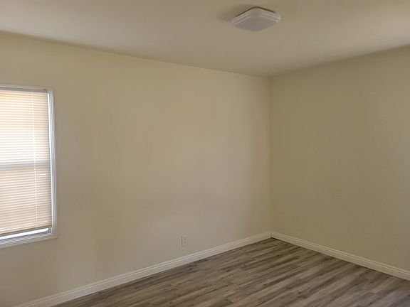 2nd image of 601 W Floral Dr