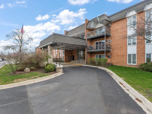 4220 Saratoga Ave APT 209, Downers Grove, IL 60515