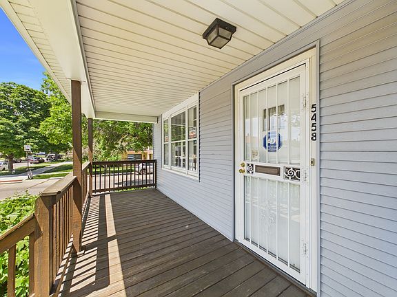 3rd image of 5458 W Windsor Ave