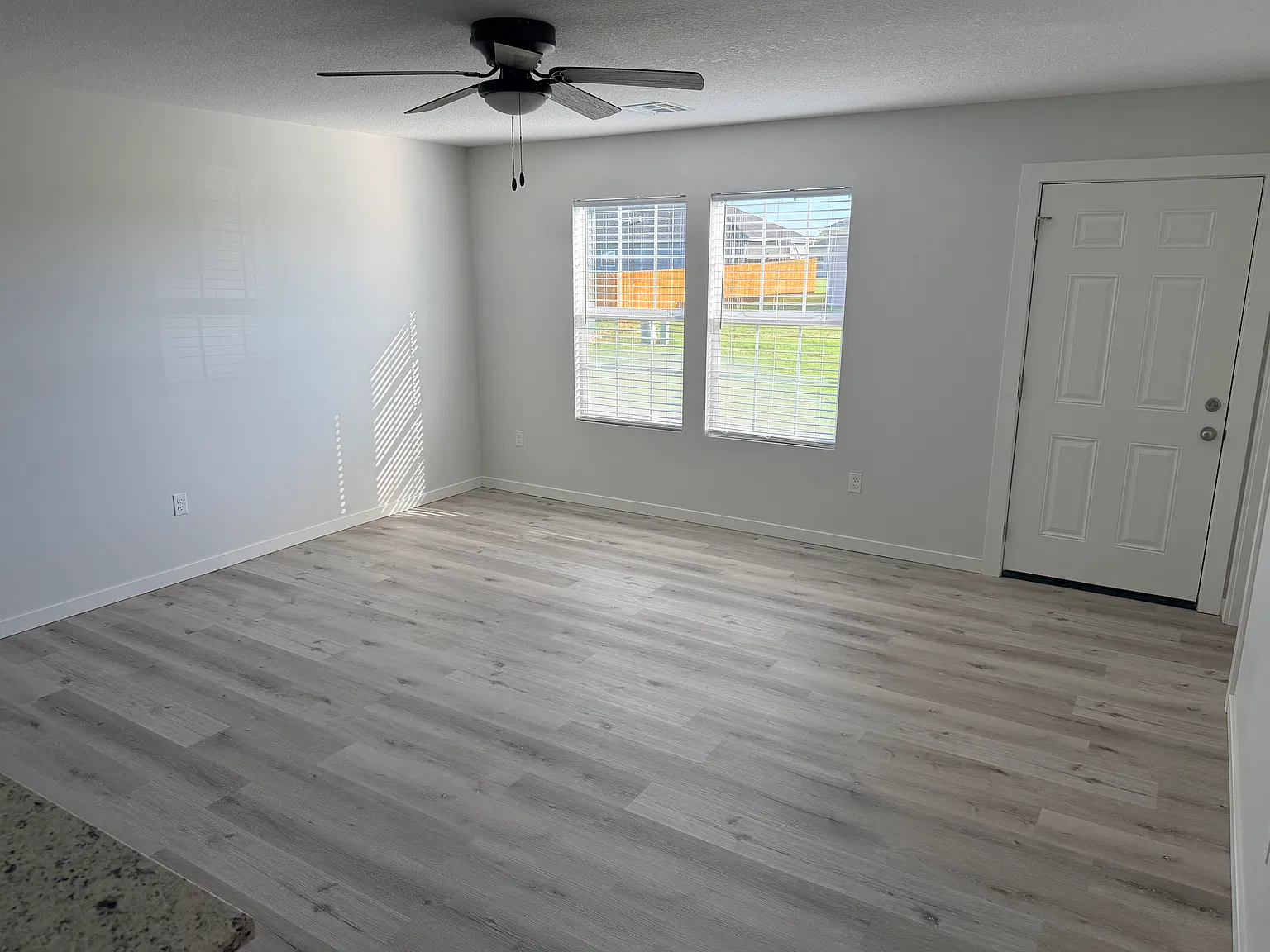 2 bed, 1100 sqft, $1,585 — Photo 4