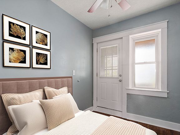 2nd image of 2708 Holmes St #3N
