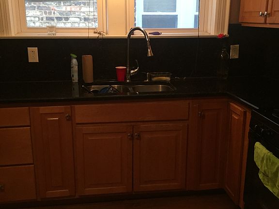 4th image of 1635 Clarence Ave APT 1