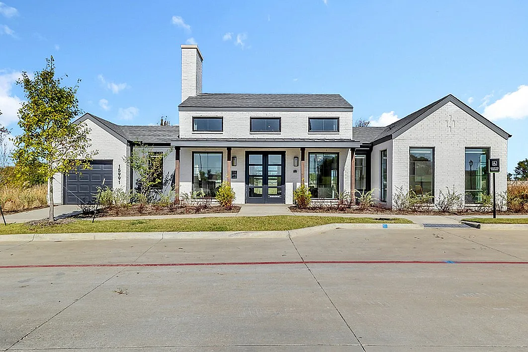 Greenway Village at the Link — Photo 4