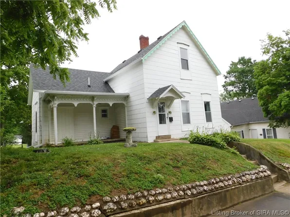 305 W Market Street, Salem, IN 47167