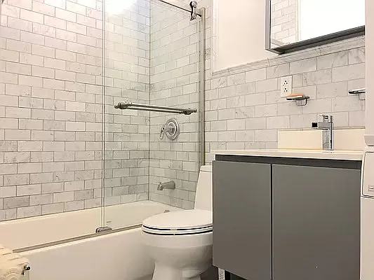 Rented by REAL New York | media 12