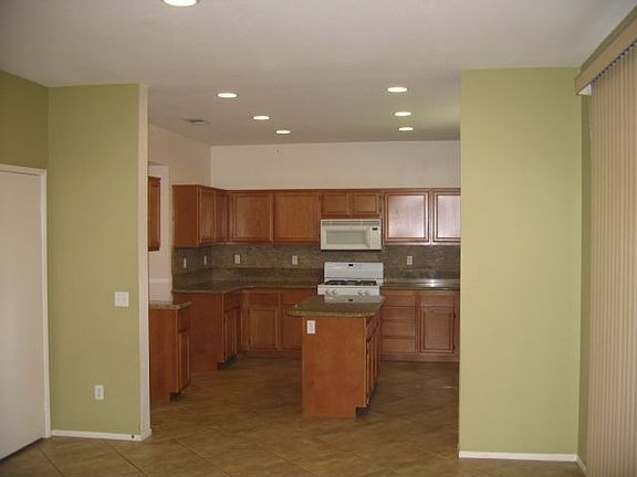 5th image of 15684 Choctaw St