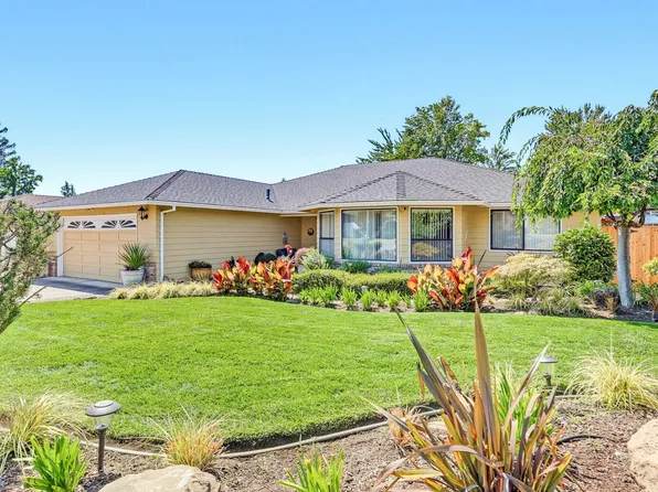 2315 Asher Dr, Medford, OR 97504
