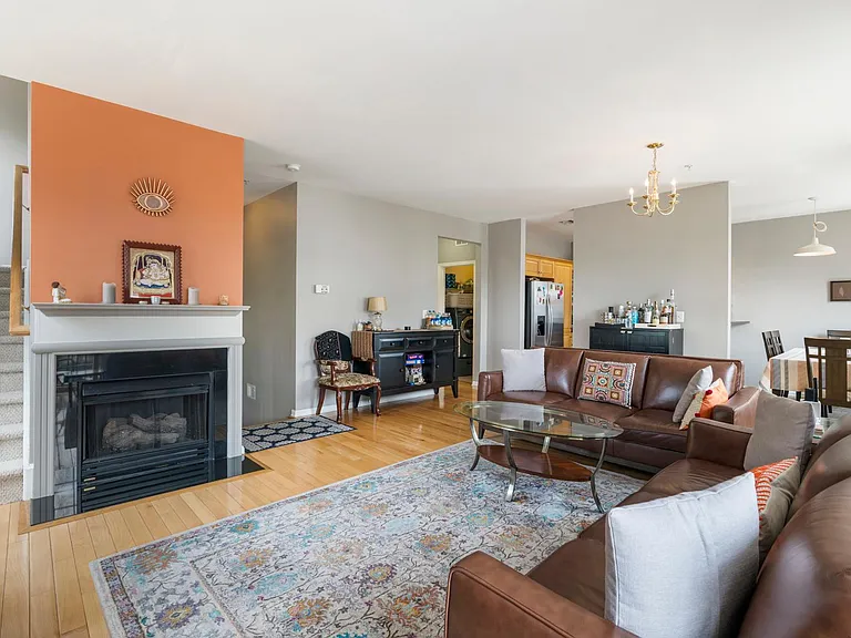118 George Russell Way — Photo 6