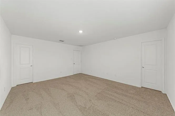 5430 Longshadow Dr — Photo 3