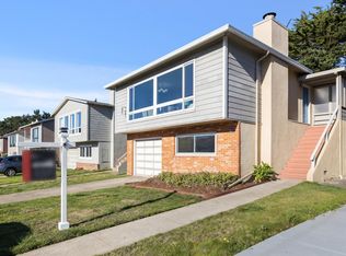 243 Gateway Dr, Pacifica, CA 94044