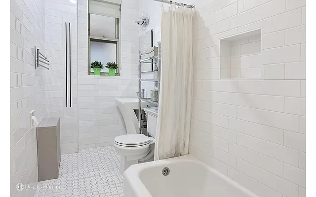 Sold by Douglas Elliman | media 17