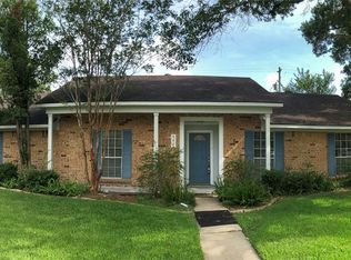 502 Seaway Dr, Seabrook, TX 77586