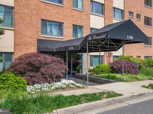 1300 S Arlington Ridge Rd APT 303, Arlington, VA 22202