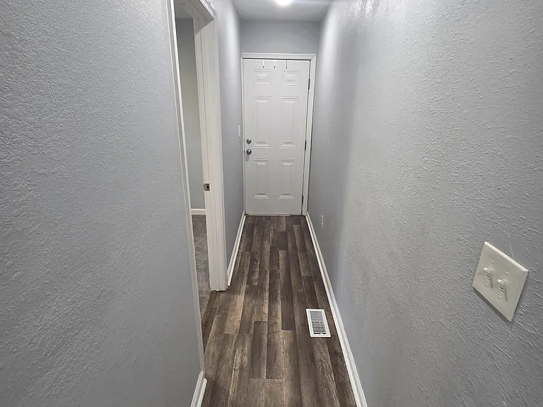1359 Strand St #A — Photo 17