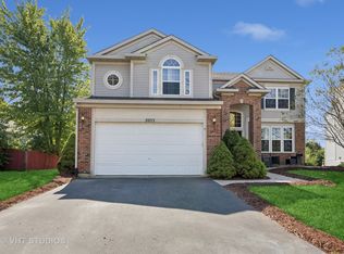 2033 Westbury Ln, Aurora, IL 60502