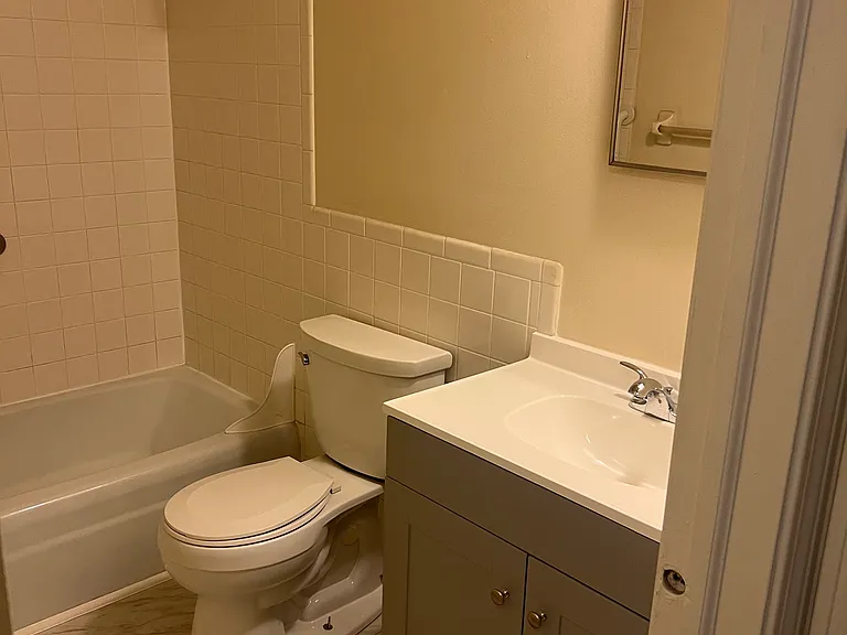 Presidents Village Apartments — Photo 8