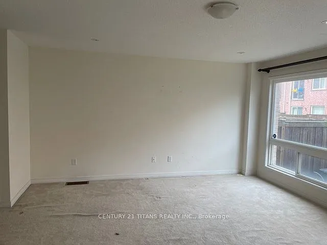 32 Etienne St — Photo 5