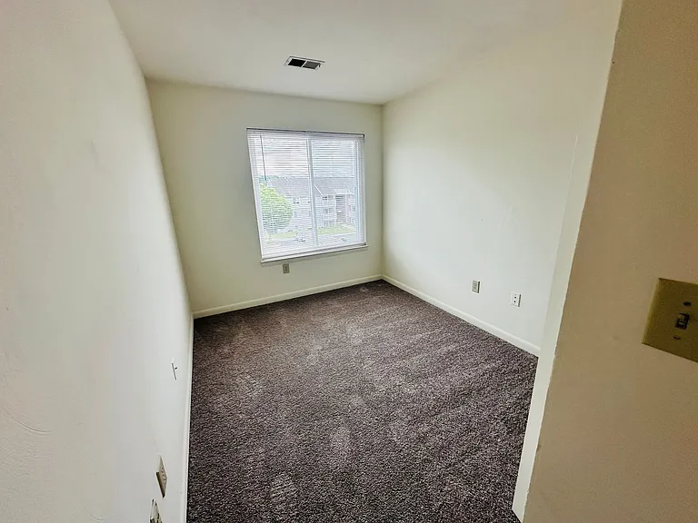 1205L University Ter — Photo 10