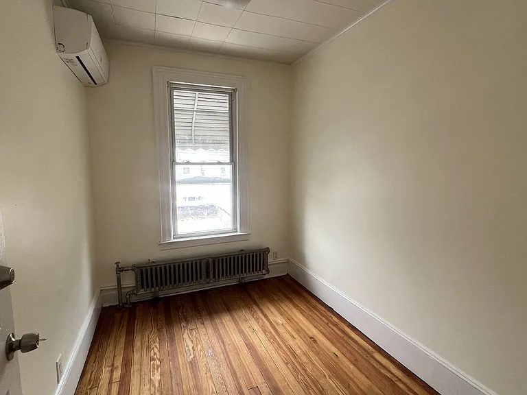 2528 Poplar St #2 — Photo 8