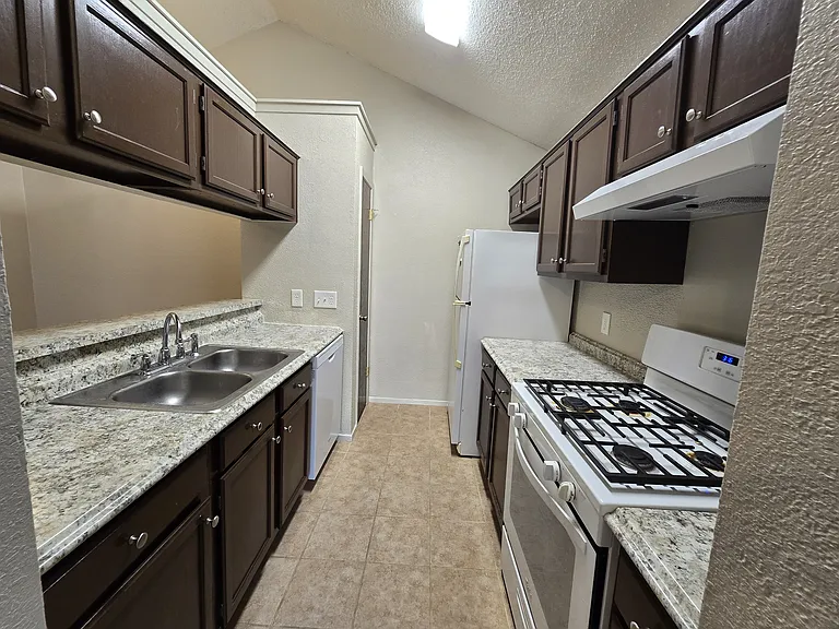 807 Lexington Rd #A — Photo 3