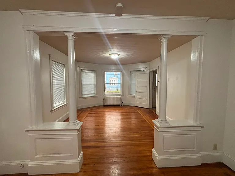 32 Sisson St #2 — Photo 3