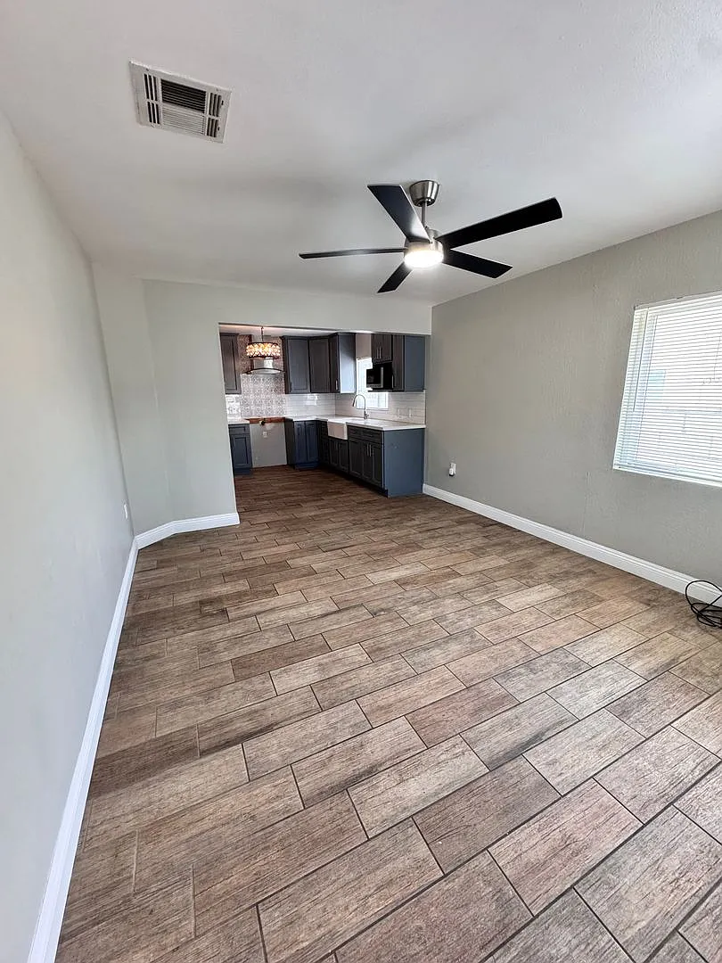 14942 Cerritos Ave, Bellflower — Photo 2
