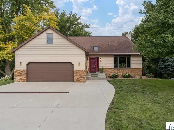 20 Caroletta Ct, Mankato, MN 56001