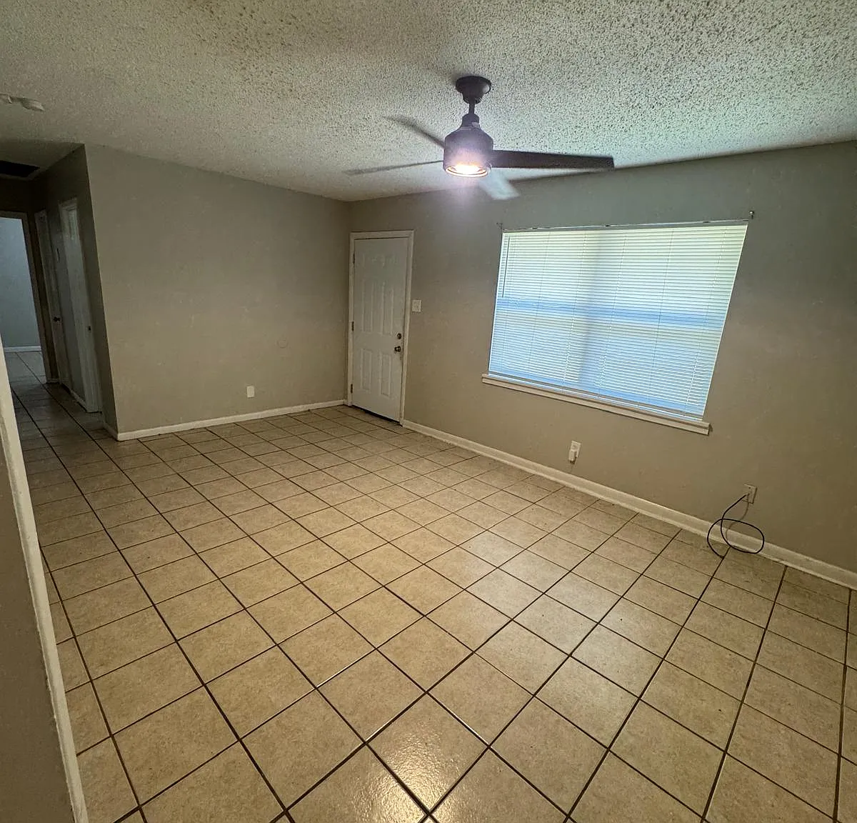 3 bed, 1152 sqft, $1,350 — Photo 4