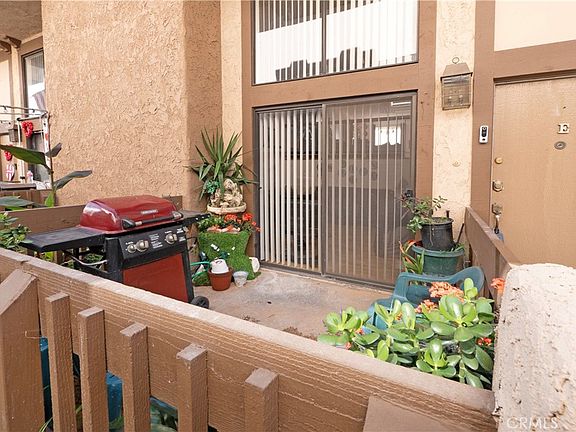 4th image of 1925 E Huntington