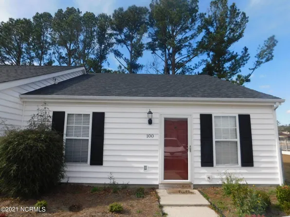 100 Christopher Ct, Havelock, NC 28532
