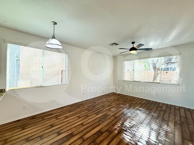 2209 E Pecan Rd — Photo 6