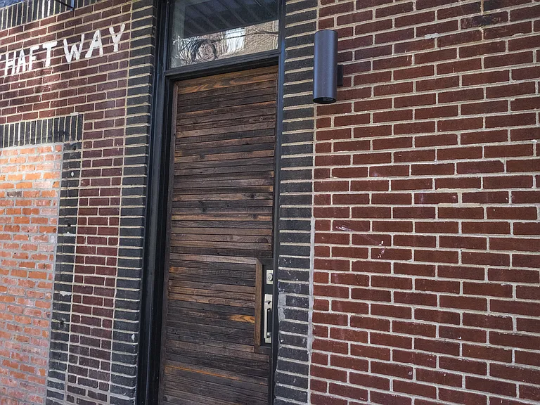 7057 S 5th St — Photo 9