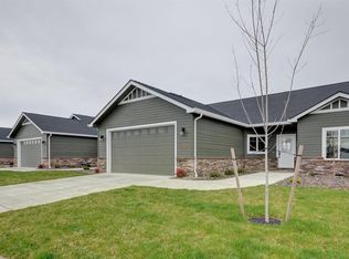 185 Sky Hawk Dr, Eagle Point, OR 97524