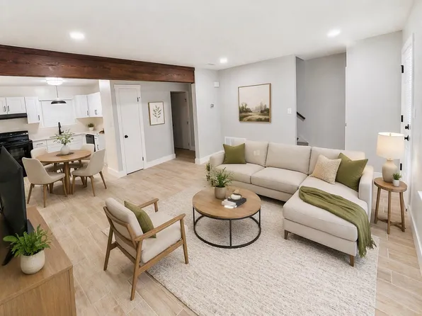 525 N Betty Jo Dr #525, Fayetteville, AR 72704